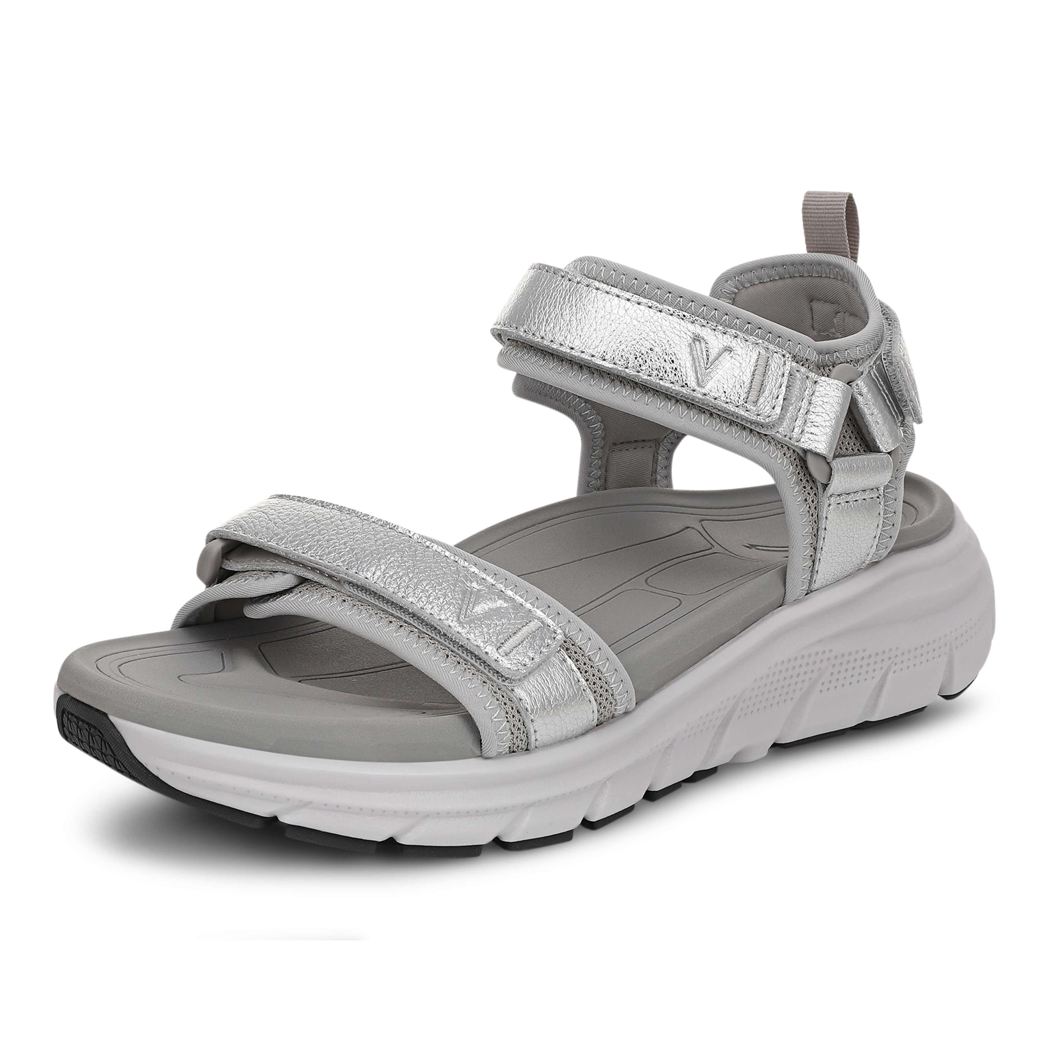 color:silver