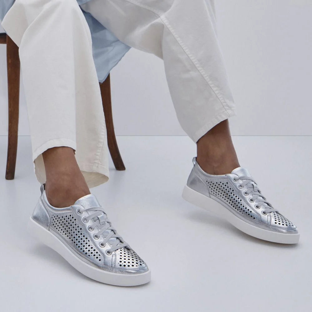 SNEAKER TRAFORATA WINNY